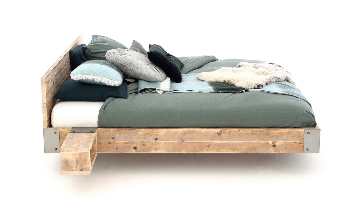 Steigerhouten bedden