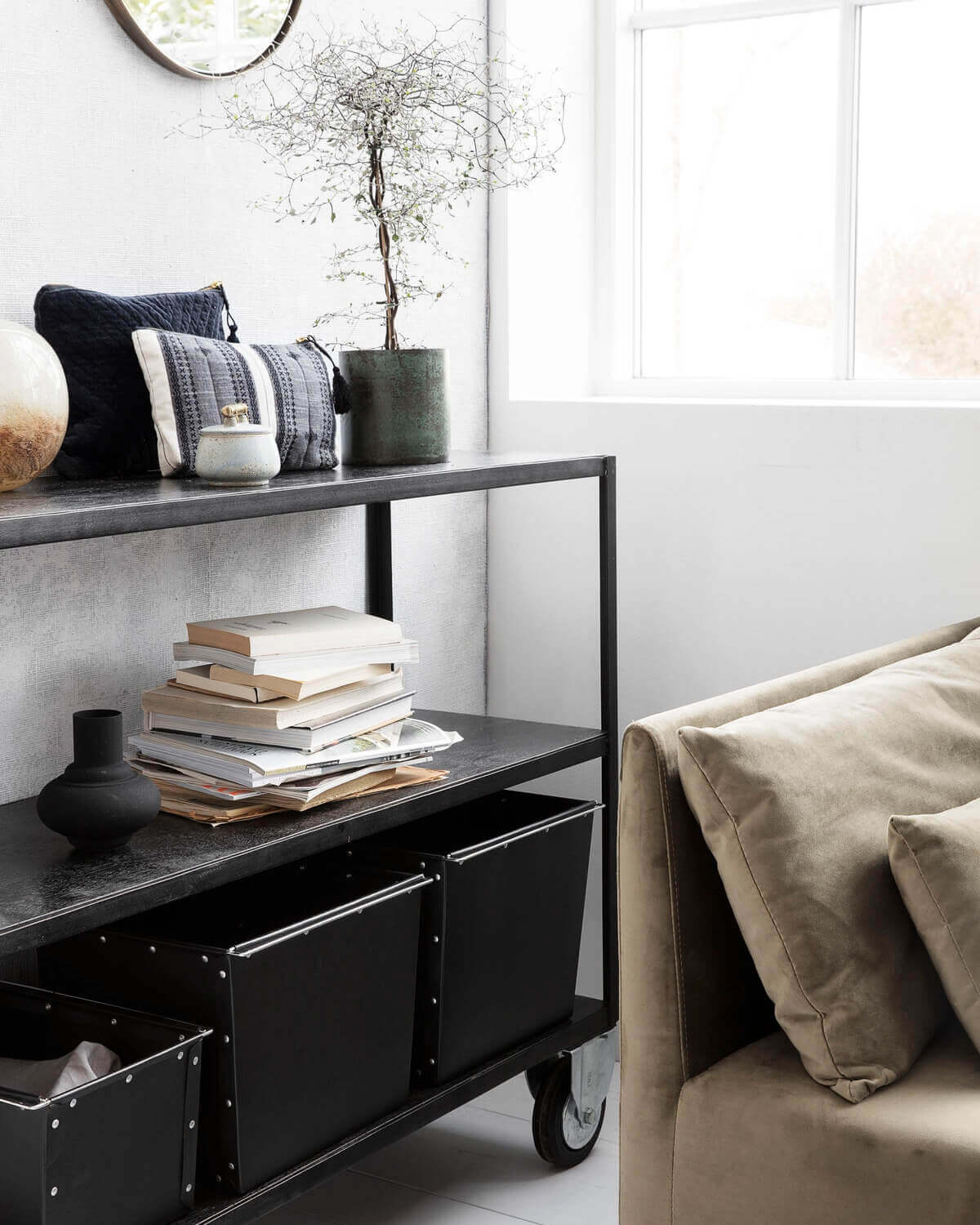 House Doctor lage trolley kast, zwart