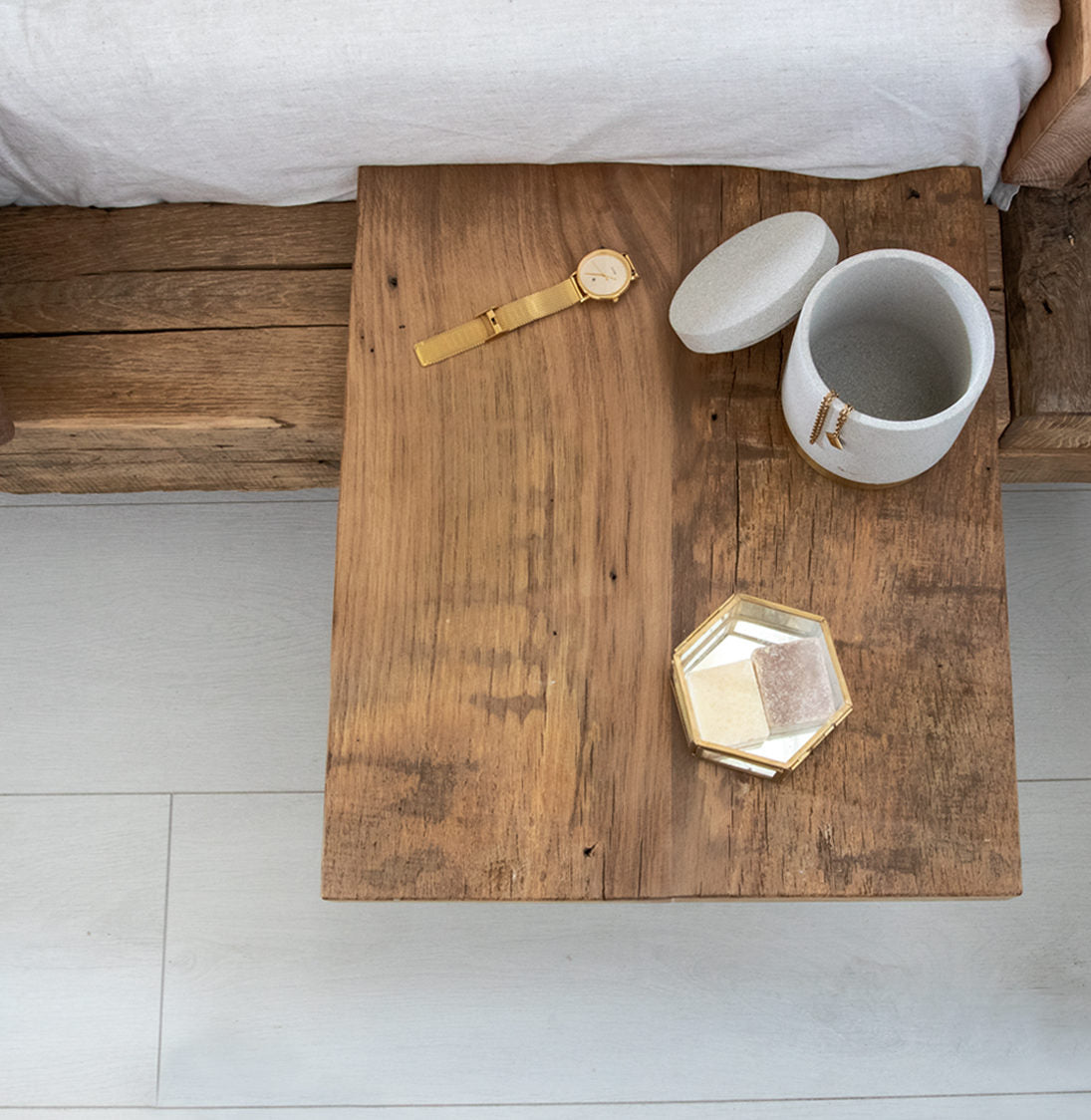 Zwevend oud eiken bedplank