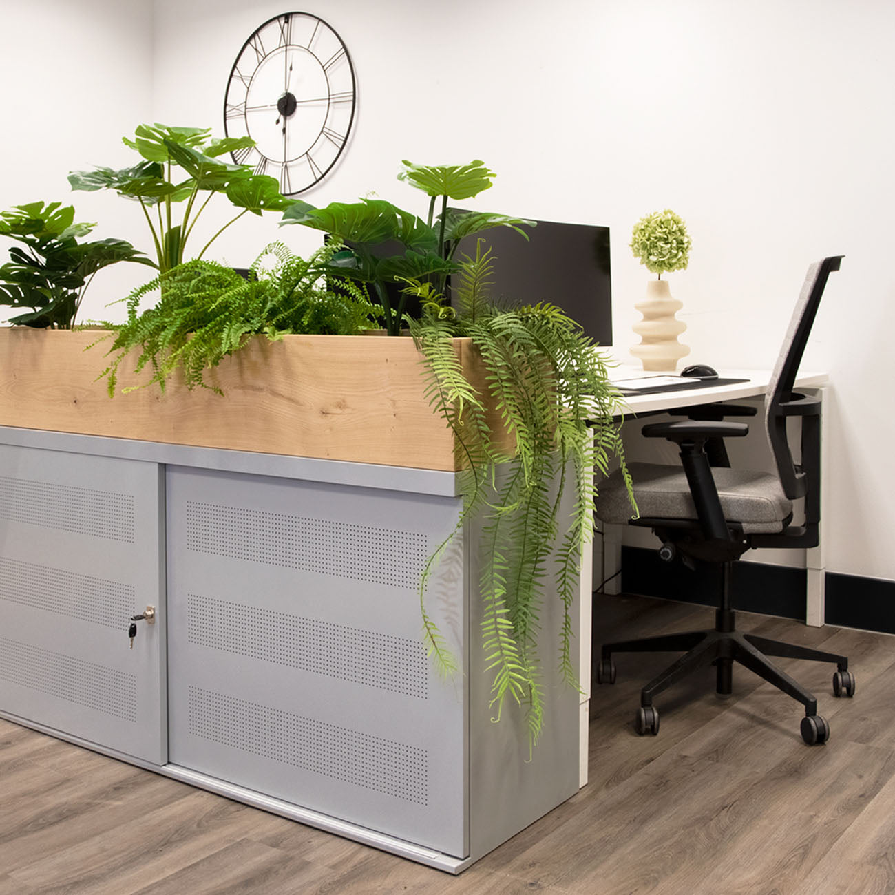 Lage schuifdeurkast akoestisch met plantenbak