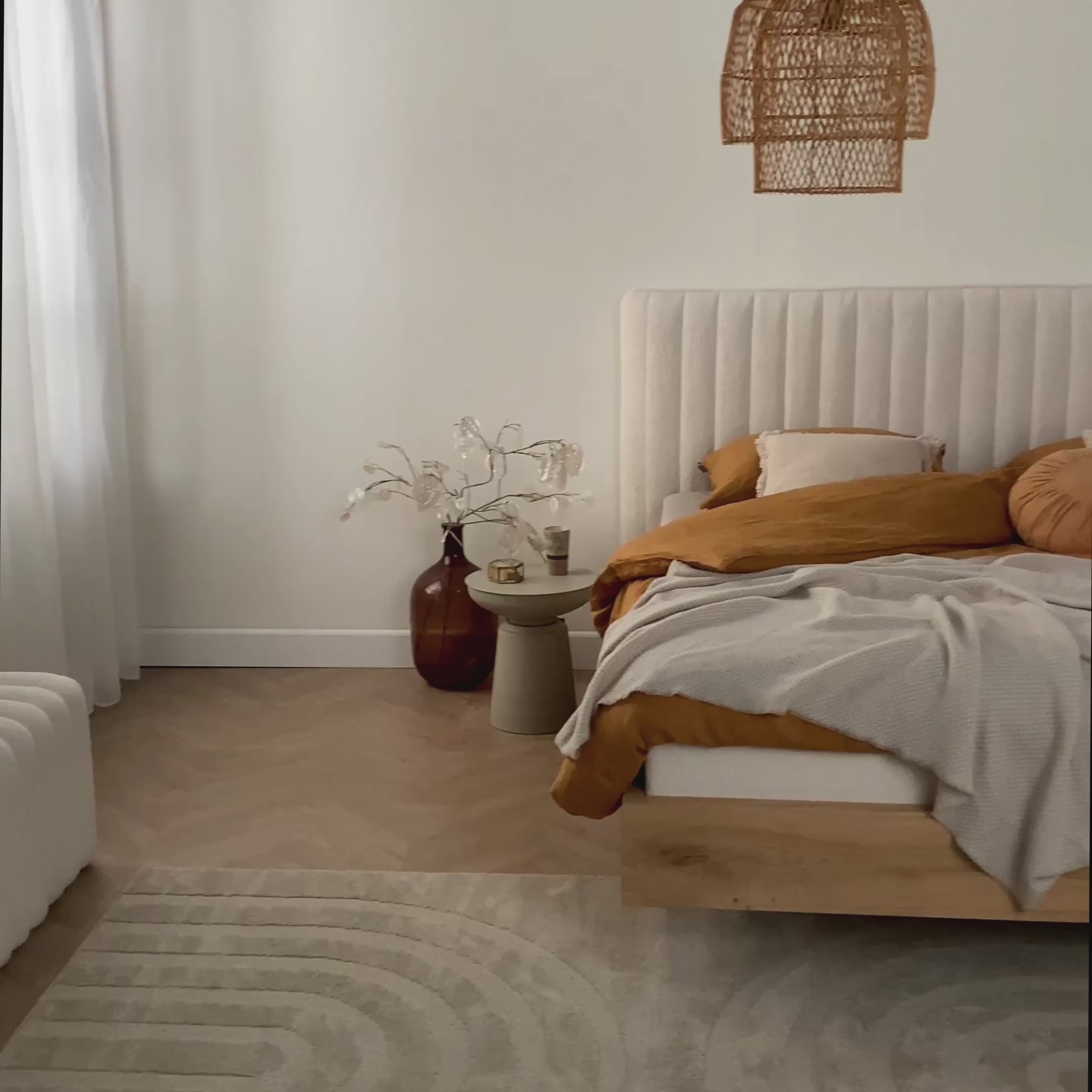 Laad video: Bedframe Teddy