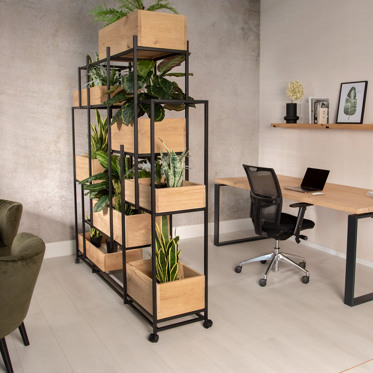 Stalen roomdivider op wielen