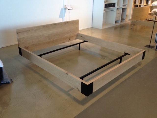 Extra bedsteun zwevend bed